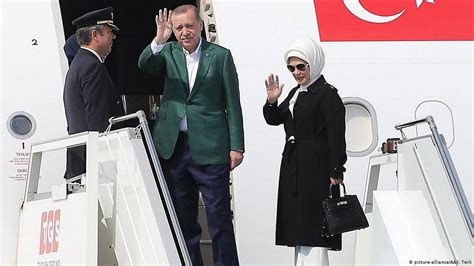 emine erdogan hermes canta|Journalist on trial over criticizing First Lady Erdoğan .